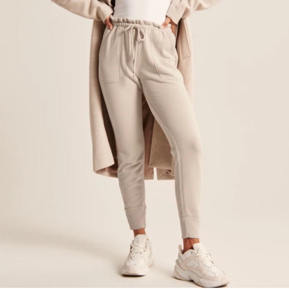 Abercrombie & Fitch Soft A&F Jogger Sweatpant Size XS Cream Beige Neutral